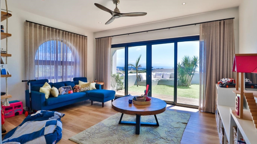 6 Bedroom Property for Sale in Whale Rock Heights Western Cape